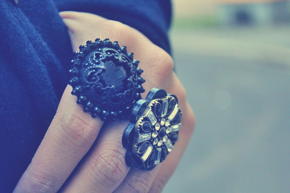 Black and Flower Ring