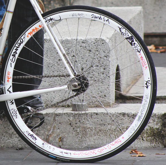 White wheels fixie bike