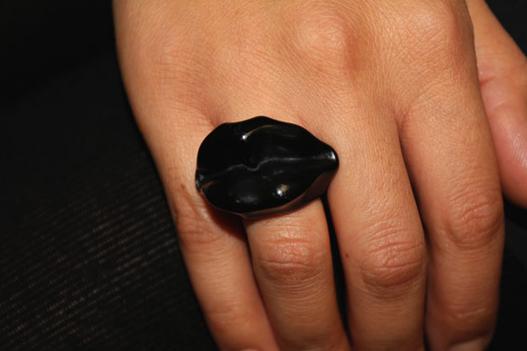 black ring in form of black lips